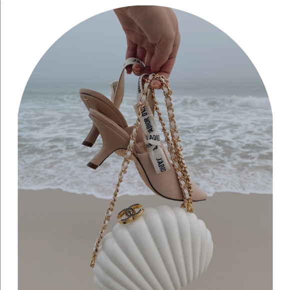 Vic’s Vintage - Picture 3 of 5